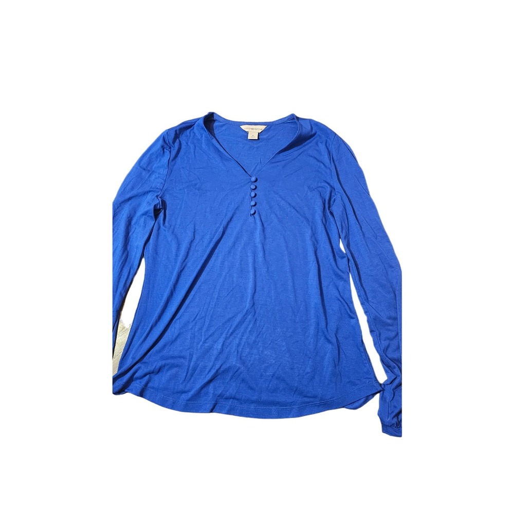 Liz Claiborne Blue light polyester / rayon long sleeve size medium shirt